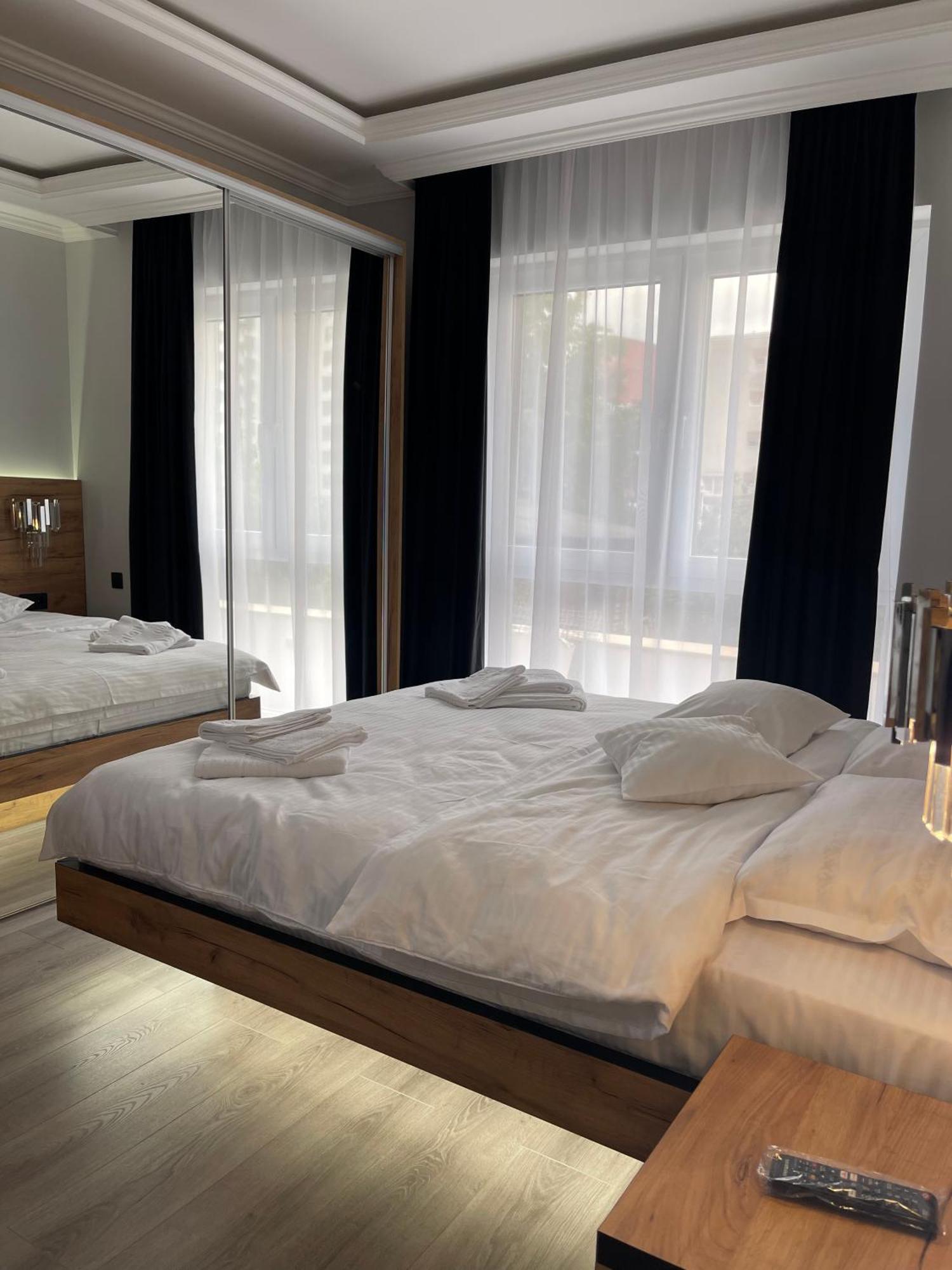 Prestige Suites - Cluj Luxury エクステリア 写真