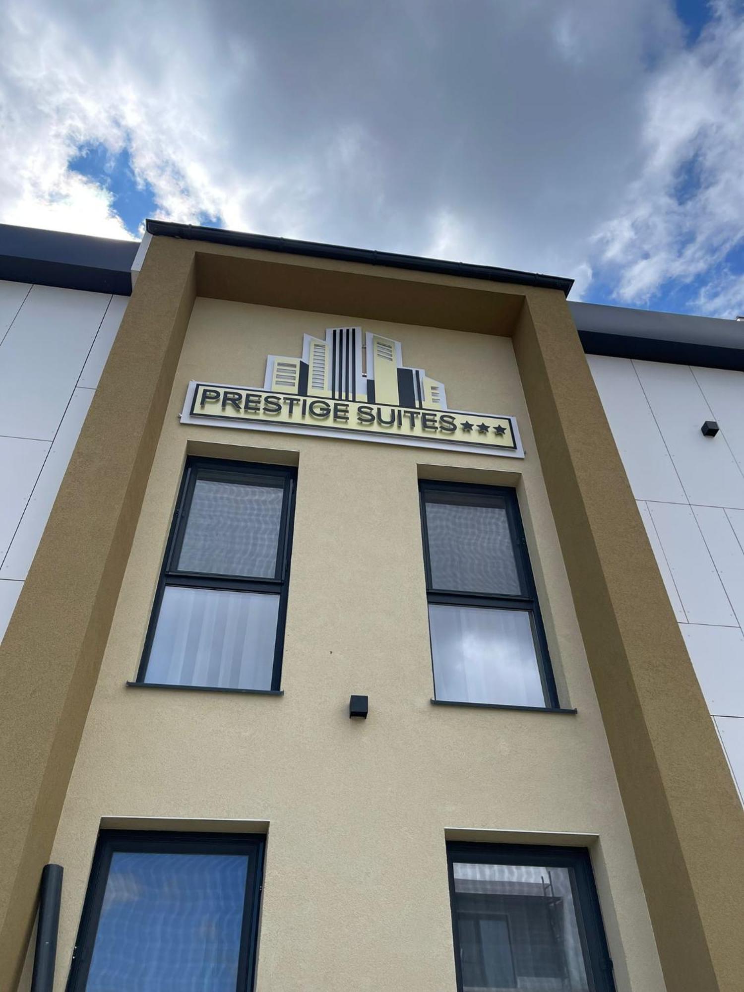 Prestige Suites - Cluj Luxury エクステリア 写真